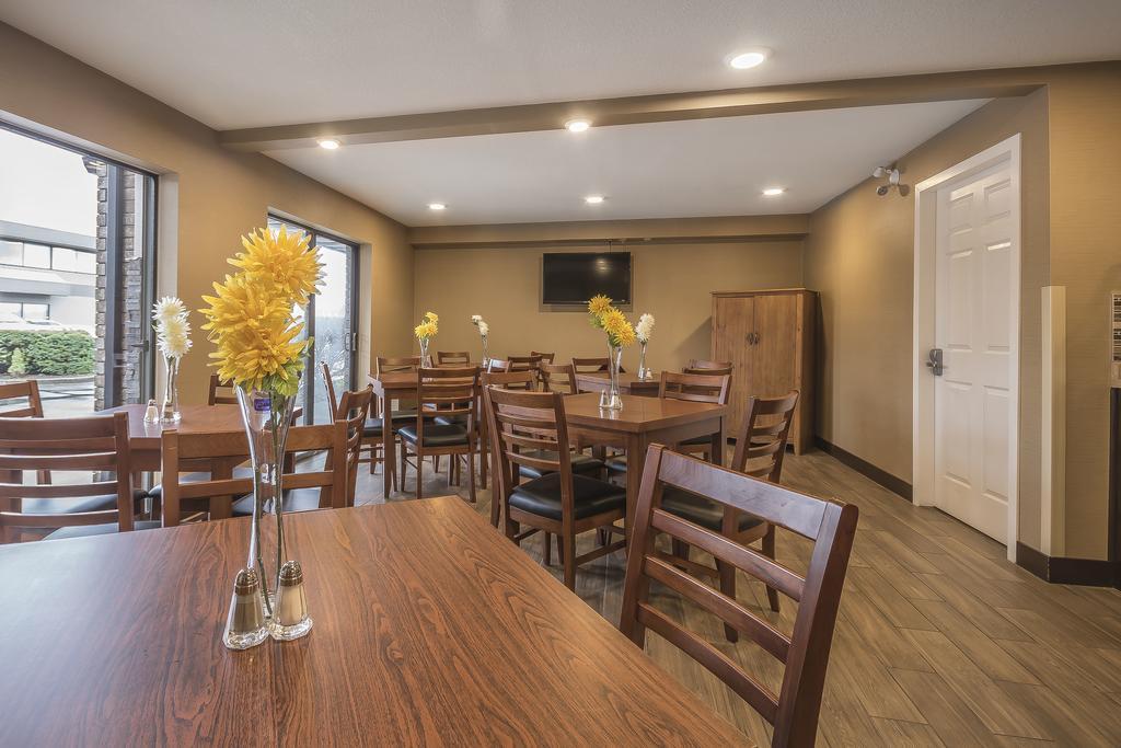 Comfort Inn Chilliwack Bagian luar foto