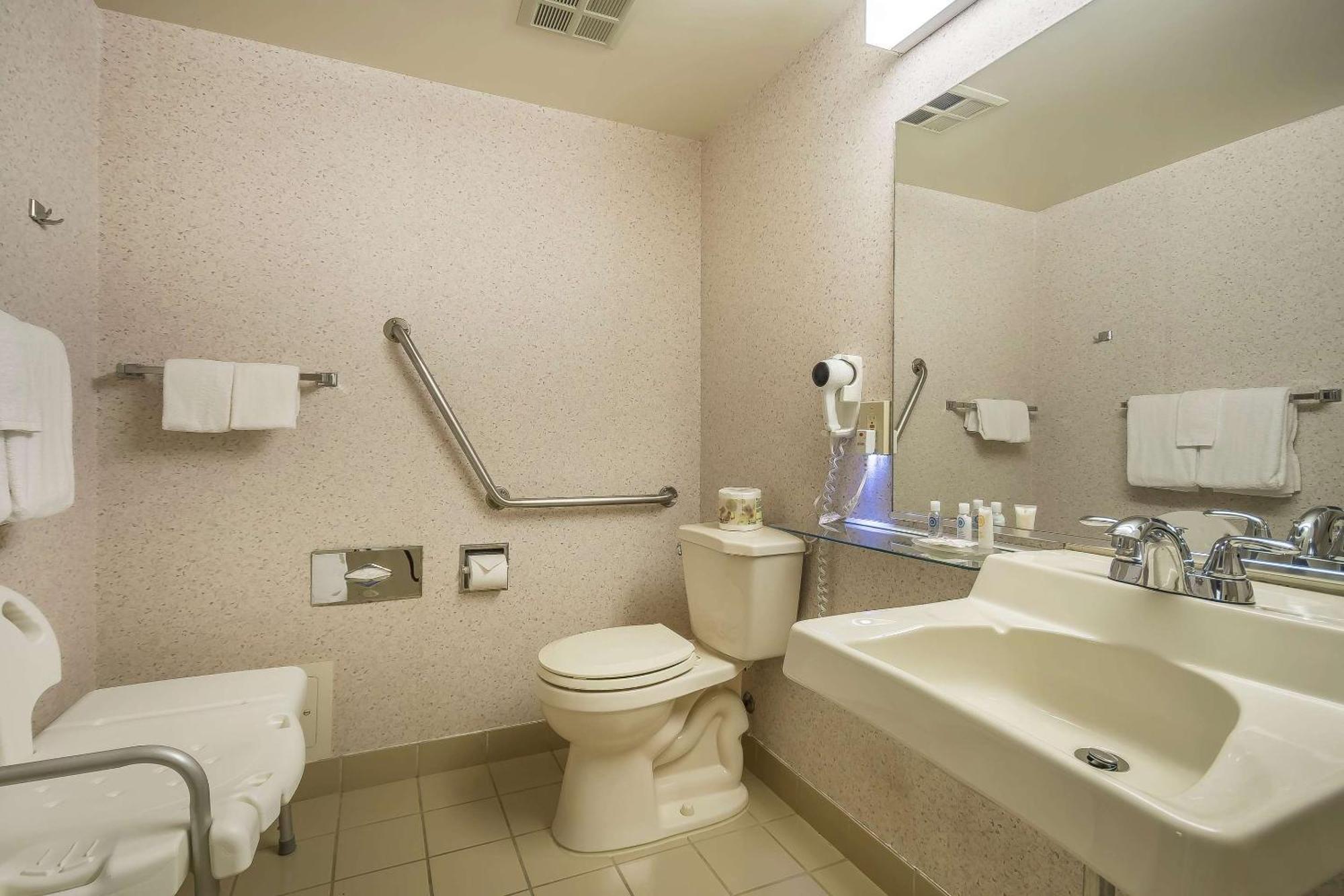 Comfort Inn Chilliwack Bagian luar foto
