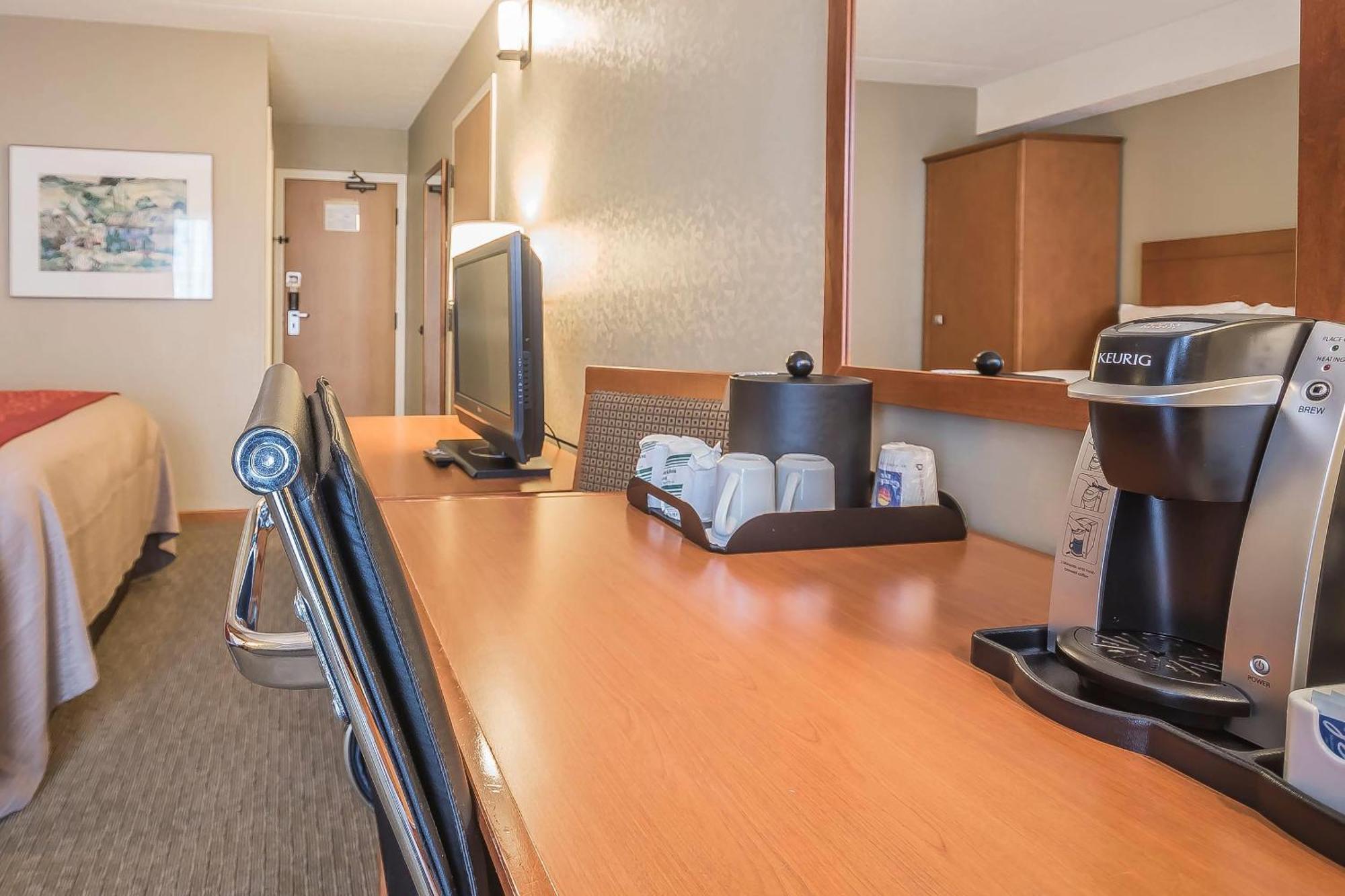 Comfort Inn Chilliwack Bagian luar foto